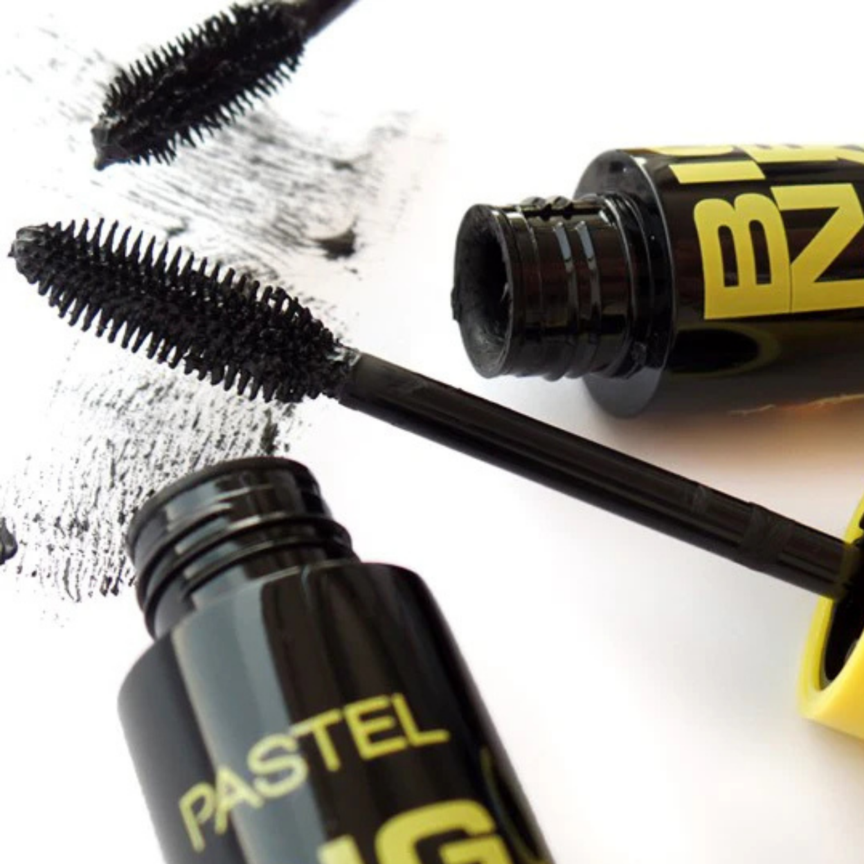 Máscara para pestañas negra pastel volumen